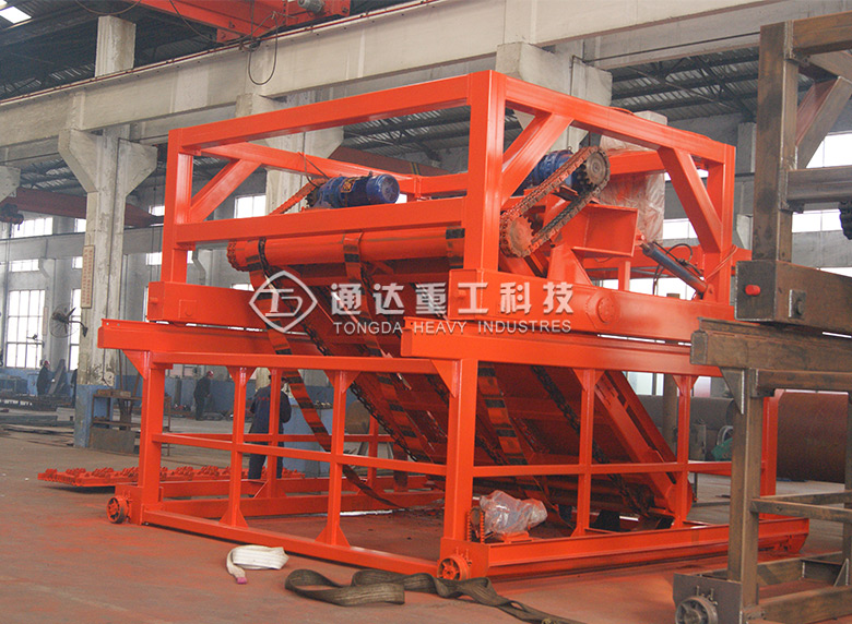 鏈板式翻堆機 鏈板式翻堆機