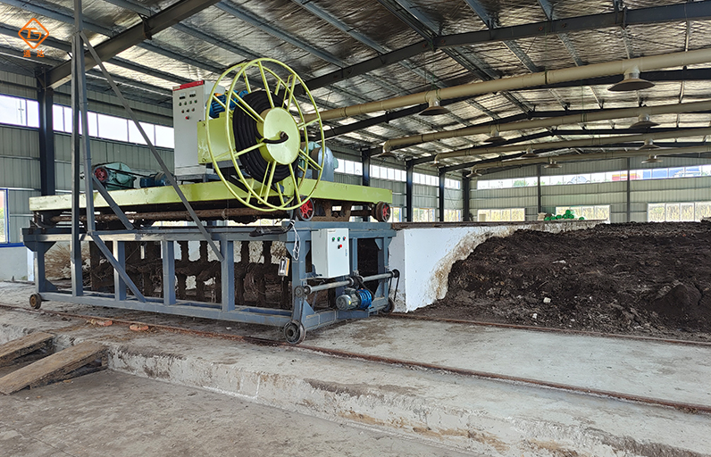甘蔗渣發酵有機肥用哪款翻堆機好 甘蔗渣發酵有機肥用哪款翻堆機好