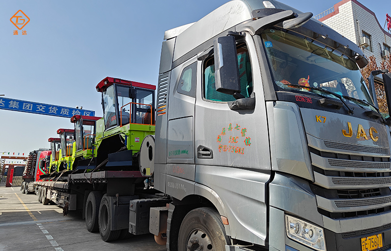 鏟車翻堆機和普通的鏟車有什么區別 鏟車翻堆機和普通的鏟車有什么區別